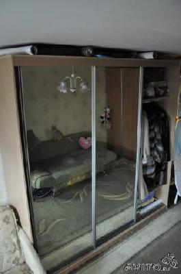 Перевозка шкаф - купе с зеркальными двер по Москве