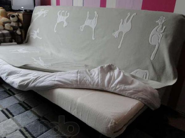 Заказать газель перевезти  компактный диван-кроватя (полн по Москве