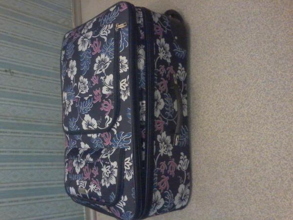 Сколько стоит перевозка чемодана С одеждого, бытовых вещей, личных вещей попутно из Москвы в Салавата