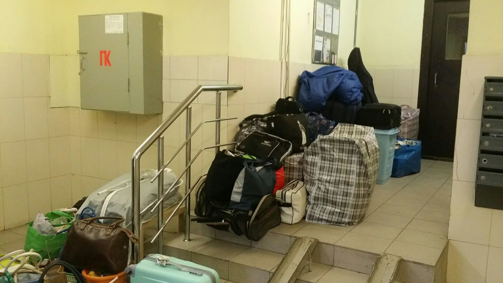 Заказать грузовую машину для транспортировки мебели : Коробки и сумки с ...