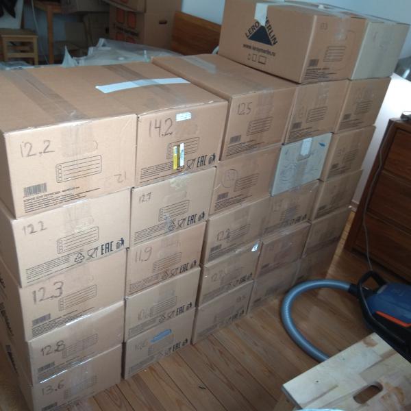Заказать грузовую машину для доставки мебели : Маленькие коробки из Россия, Москвы в Швеция, Стокгольм