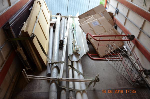 Заказ машины для отправки мебели : трубы коробки газовый баллон раковина дверь стальная двери деревянные из Мурманска в Льгов