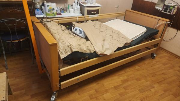 Заказ грузового автомобиля для транспортировки мебели : кровать медицинская для лежачих больных, с электроприводом по Москве