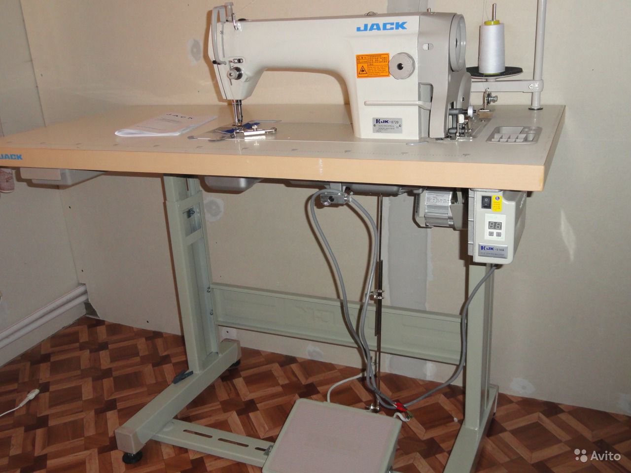 Швейная машина Велес 1100