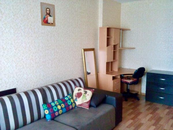Заказать авто для доставки мебели : Стол письменный, Большое зеркало из Екатеринбурга в Сочи