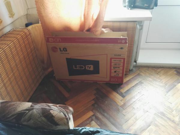 Доставка личныx вещей : 4 средние багажные сумки, вещи, телевизор. из Санкт-Петербурга в Чернь