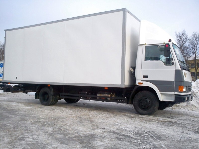 Грузоподъемность грузовика 5 т. Tata LPT-613 промтоварный фургон. Tata LPT-613 изотермический фургон. Тата 613 изотерм. Тата 613 боком.